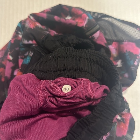 Lululemon shorty hot shorts with back pocket pull strings midnight bloom floral - Picture 8 of 11